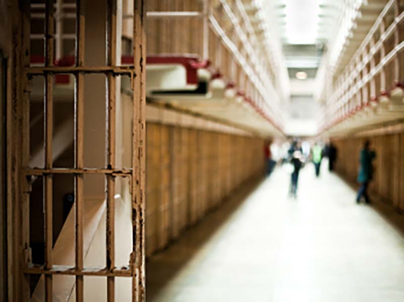 HIV Behind Bars: Supporting HIV research, education and testing in Italian prisons HIV Behind Bars: Supporting HIV research, education and testing in Italian prisons